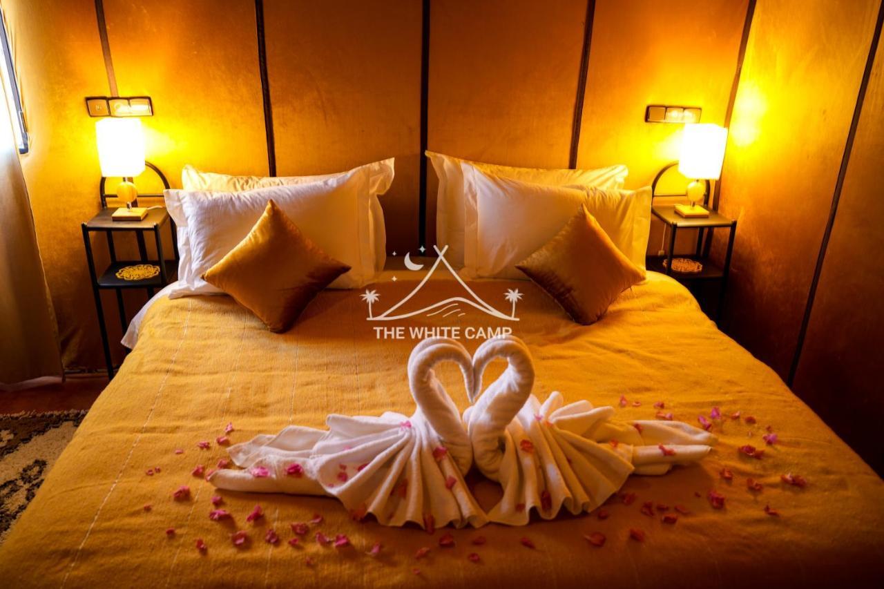 The White Camp - Your Merzouga Luxury Desert Camp & Erg Chebbi Dunes Camel Riding Exterior photo