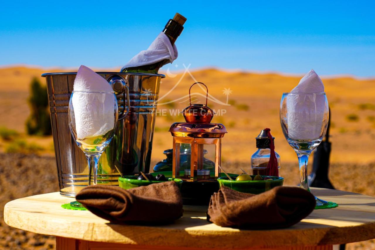 The White Camp - Your Merzouga Luxury Desert Camp & Erg Chebbi Dunes Camel Riding Exterior photo